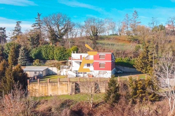 casa indipendente in vendita ad Alessandria in zona Valle San Bartolomeo
