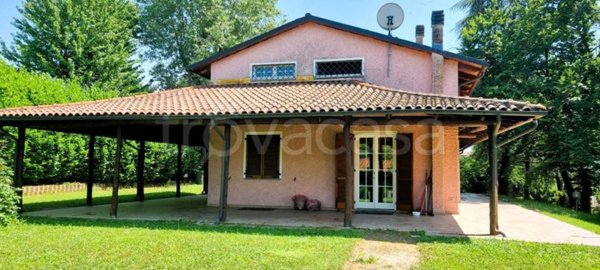 casa indipendente in vendita ad Alessandria in zona Valle San Bartolomeo