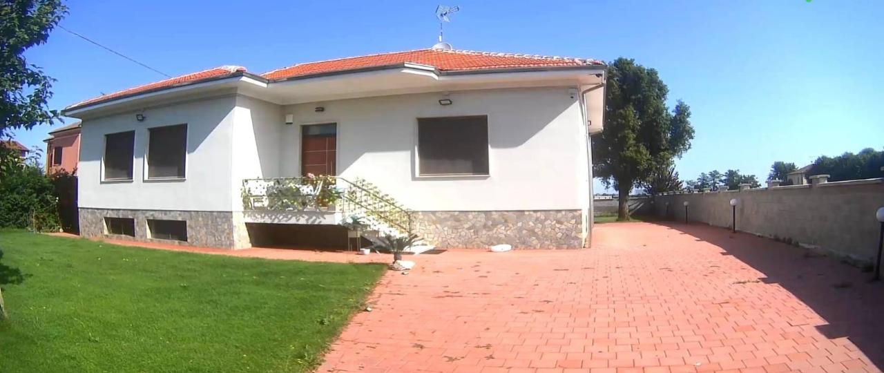 casa indipendente in vendita ad Alessandria in zona Cascinagrossa