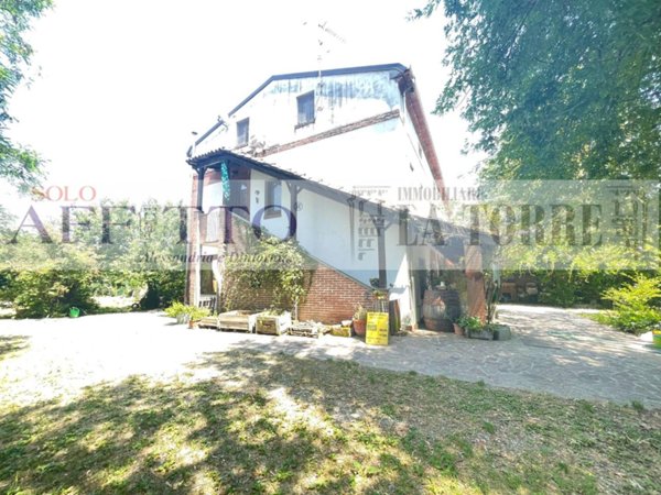 casa indipendente in vendita ad Alessandria in zona Centro Città