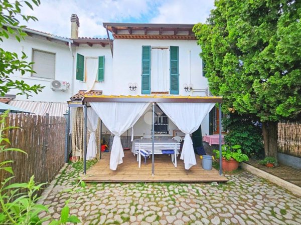 casa indipendente in vendita ad Alessandria in zona Spinetta Marengo