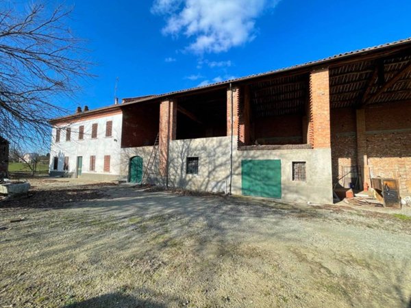 casa indipendente in vendita ad Alessandria in zona Borgo Cittadella
