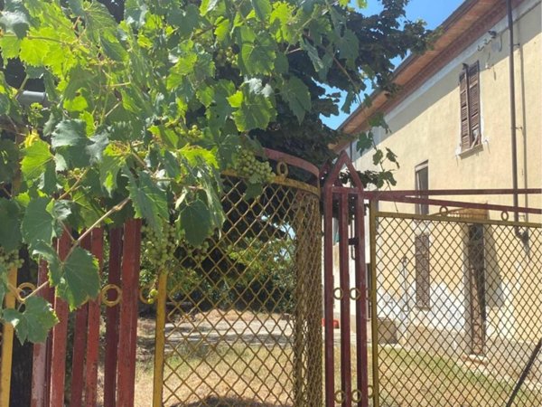 casa indipendente in vendita ad Alessandria in zona San Giuliano Vecchio