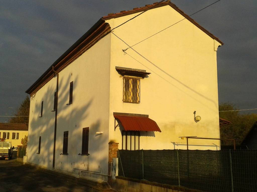 casa indipendente in vendita ad Alessandria in zona San Michele