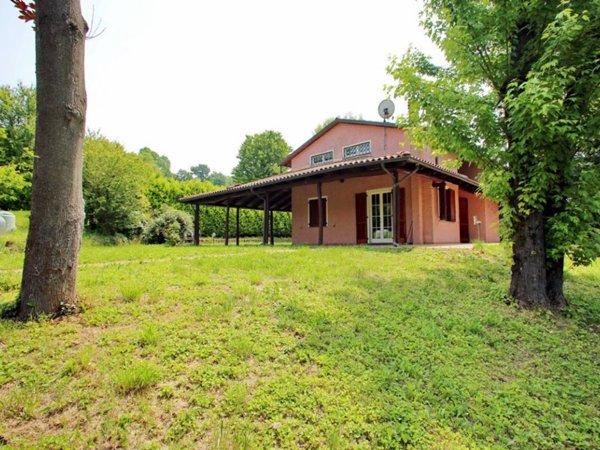 casa indipendente in vendita ad Alessandria in zona Valle San Bartolomeo