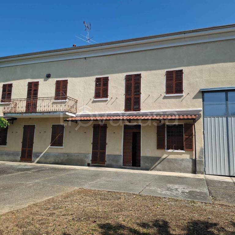 casa indipendente in vendita ad Alessandria in zona Valmadonna