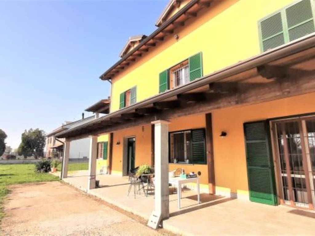 casa indipendente in vendita ad Alessandria in zona Filippona