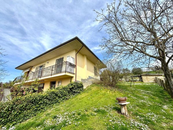 casa indipendente in vendita ad Alessandria in zona Valle San Bartolomeo