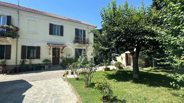 casa indipendente in vendita ad Alessandria in zona Borgo Cittadella