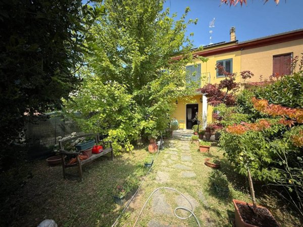 casa indipendente in vendita ad Alessandria in zona Centro Città