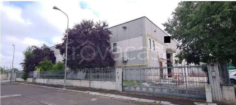 locale di sgombero in vendita ad Alessandria in zona Il Cristo