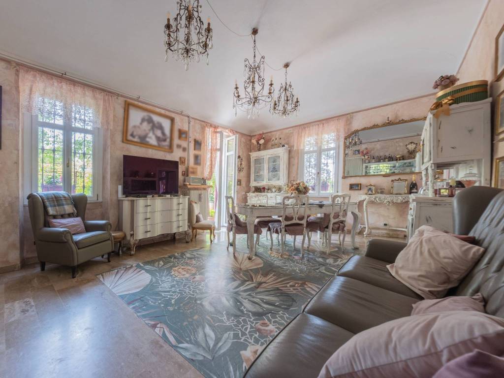 casa indipendente in vendita ad Alessandria in zona Valmadonna