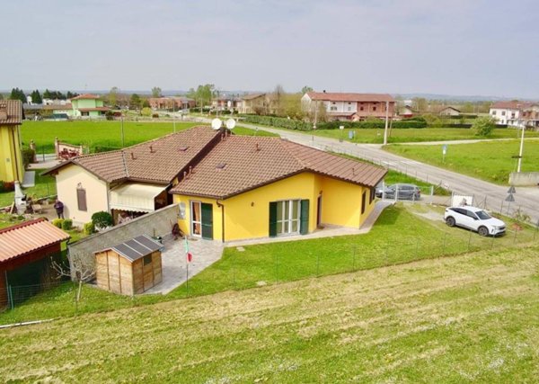 casa indipendente in vendita ad Alessandria in zona Centro Città