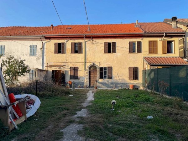 casale in vendita ad Alessandria in zona Castelceriolo