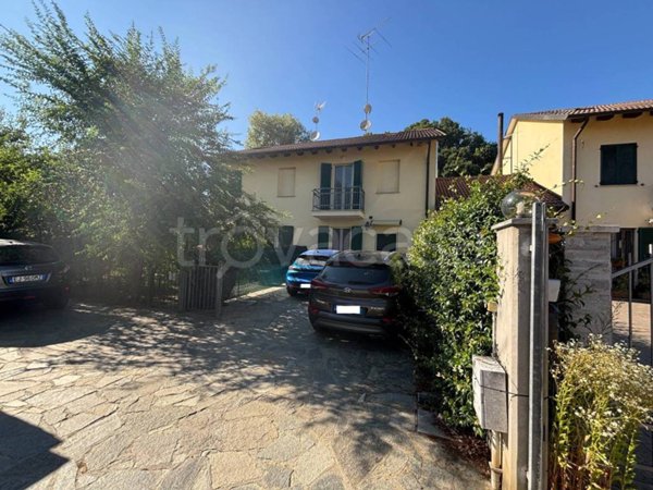 casa indipendente in vendita ad Alessandria in zona Valmadonna