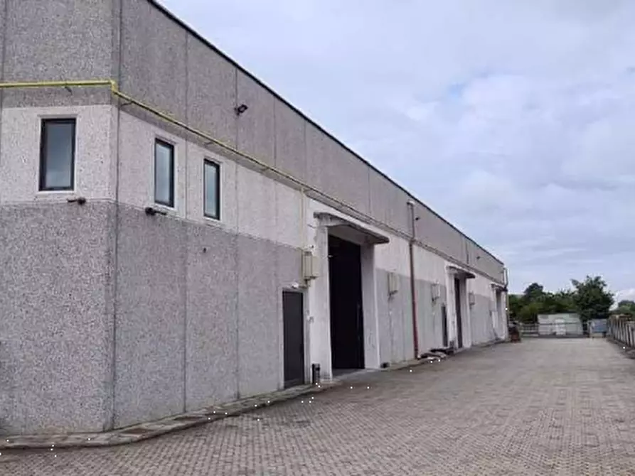 locale di sgombero in vendita ad Alessandria