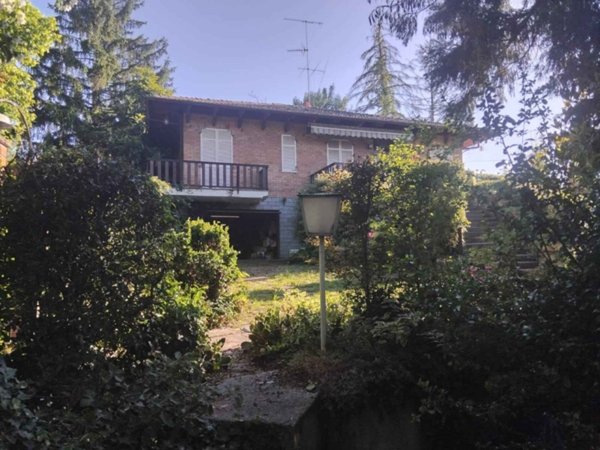 casa indipendente in vendita ad Alessandria in zona Valmadonna