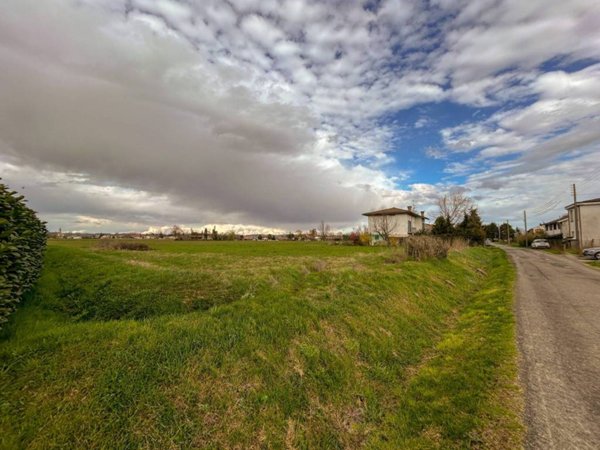 casa indipendente in vendita ad Alessandria in zona San Michele