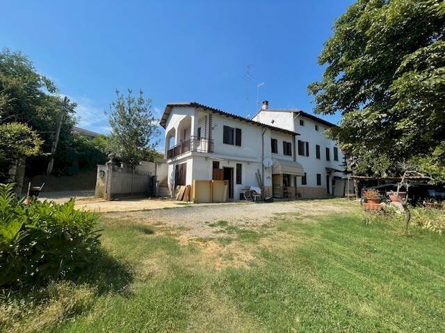 casa indipendente in vendita ad Alessandria in zona Valle San Bartolomeo