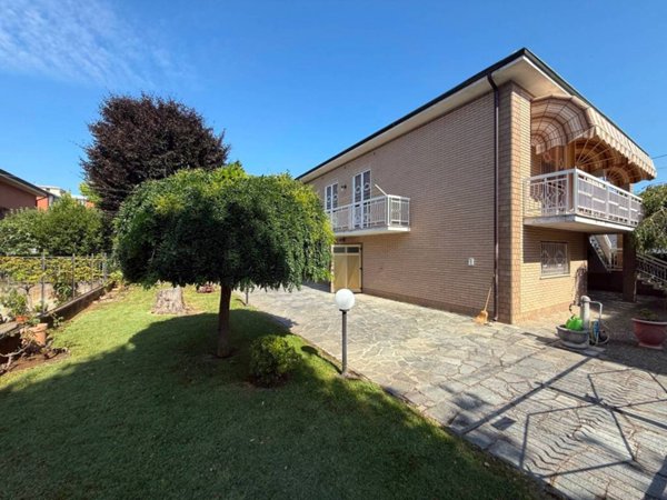 casa indipendente in vendita ad Alessandria in zona Castelceriolo