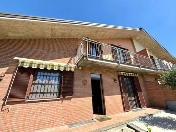 casa indipendente in vendita ad Alessandria in zona Spinetta Marengo