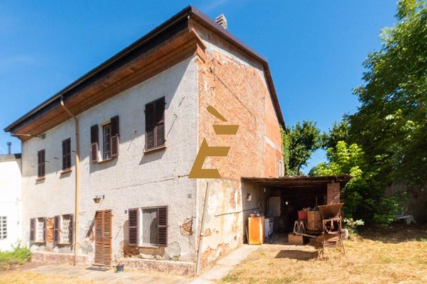 casa indipendente in vendita ad Alessandria in zona Valmadonna