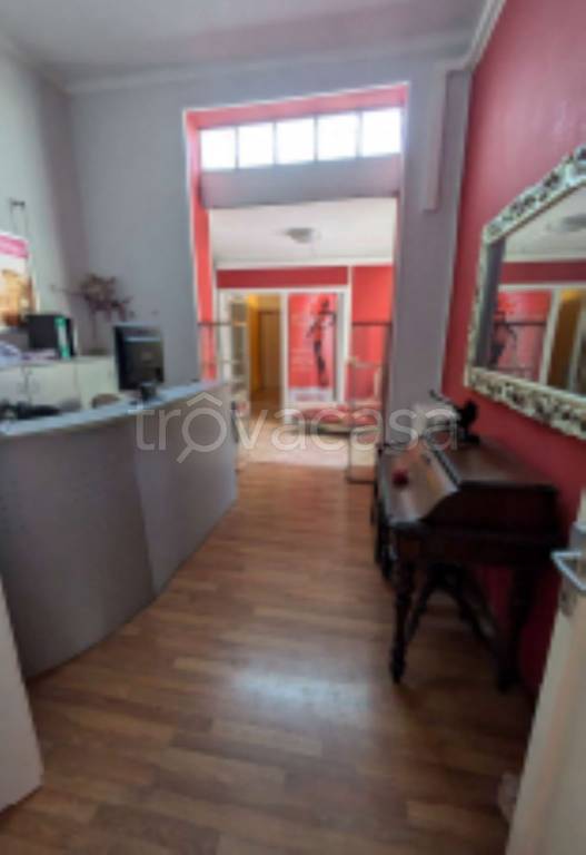 negozio in vendita ad Alessandria in zona Orti