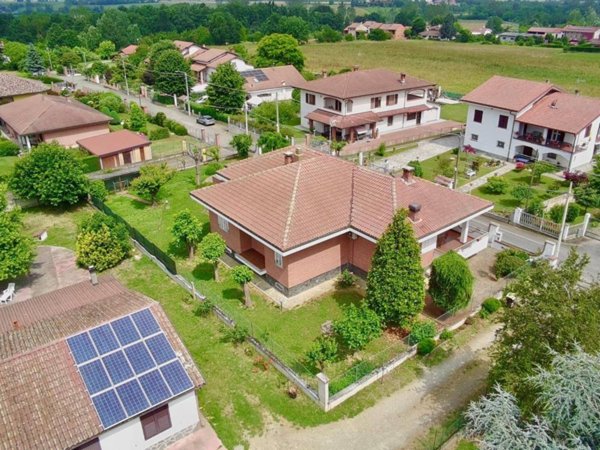 casa indipendente in vendita ad Alessandria in zona Centro Città