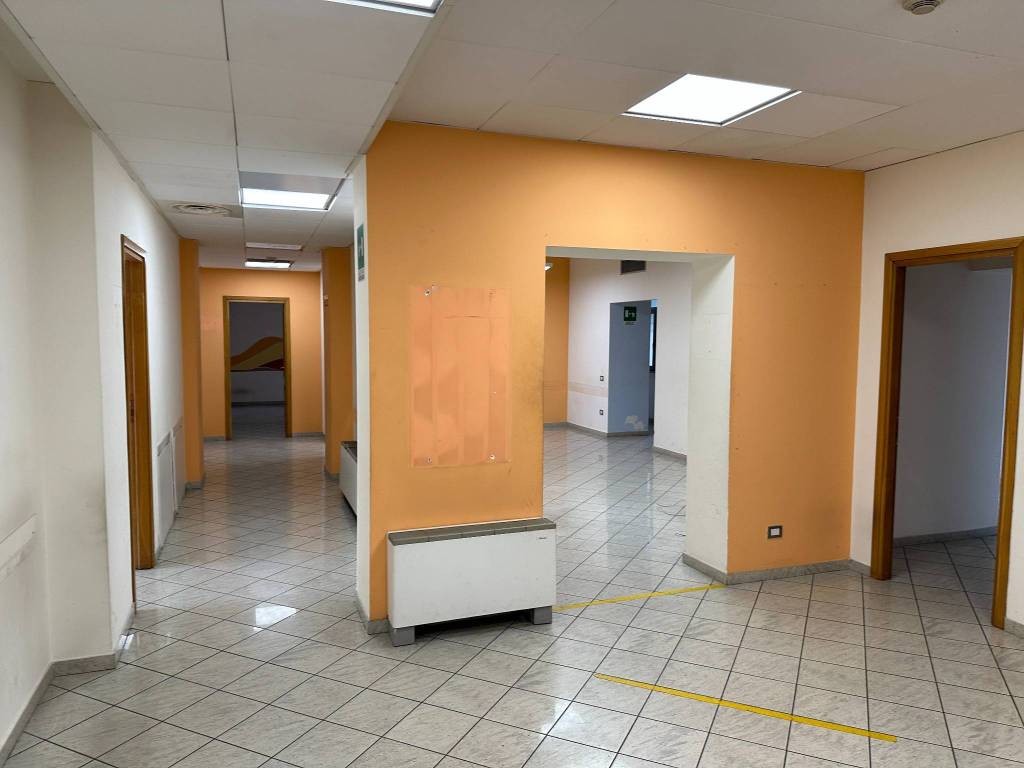 ufficio in vendita ad Alessandria in zona Centro Città