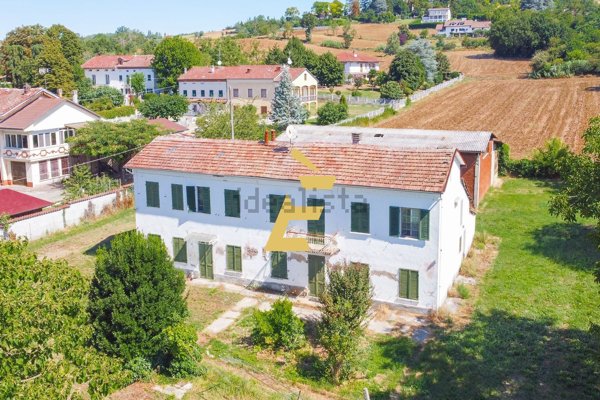 casa indipendente in vendita ad Alessandria in zona Valmadonna