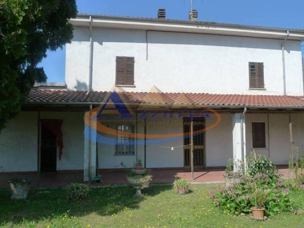 casa indipendente in vendita ad Alessandria in zona San Giuliano Vecchio