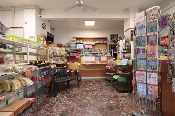 negozio in vendita ad Alessandria in zona Centro Città