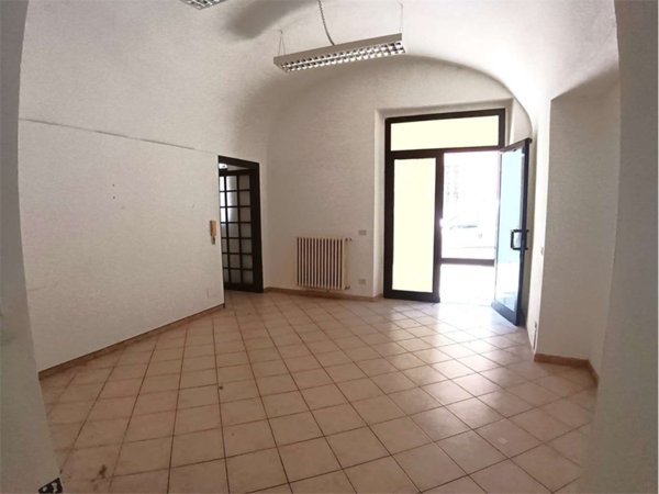 locale commerciale in vendita ad Alessandria