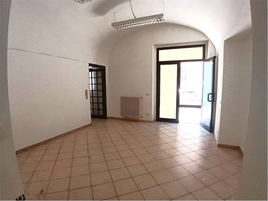 locale commerciale in vendita ad Alessandria in zona Centro Città