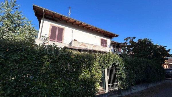 casa indipendente in vendita ad Alessandria in zona San Giuliano Nuovo
