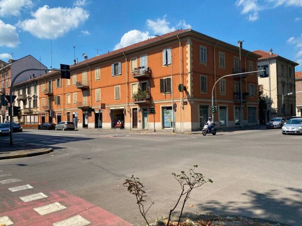 negozio in vendita ad Alessandria in zona Borgo Rovereto