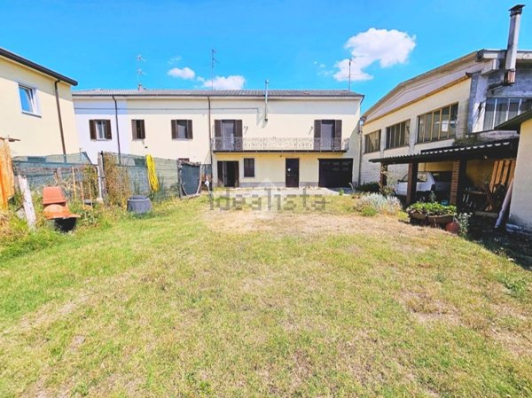 casa indipendente in vendita ad Alessandria in zona Litta Parodi