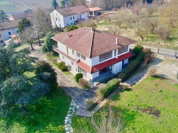 casa indipendente in vendita ad Alessandria in zona Valmadonna