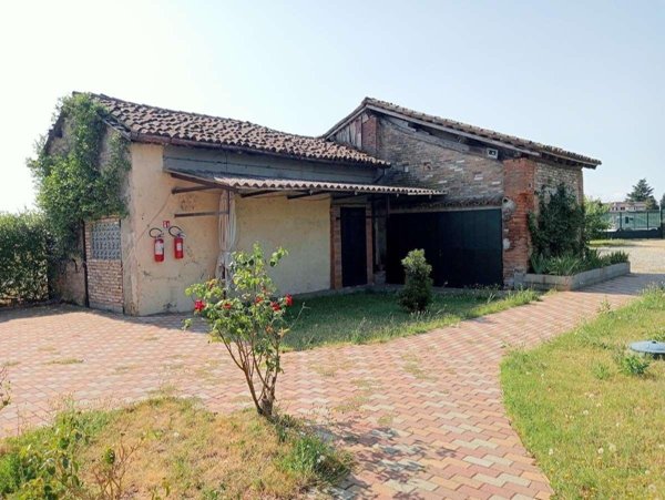 casa indipendente in vendita ad Alessandria in zona San Giuliano Nuovo
