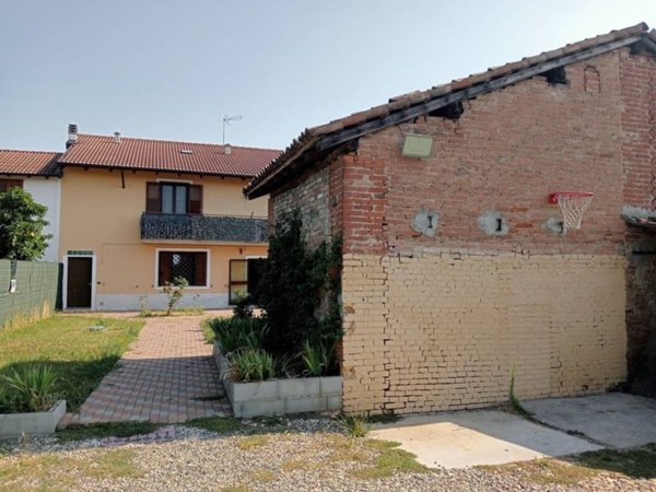 casa indipendente in vendita ad Alessandria in zona San Giuliano Nuovo