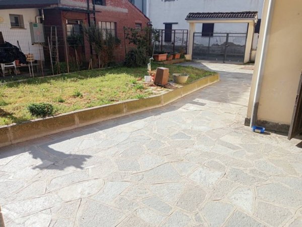 casa indipendente in vendita ad Alessandria in zona Castelceriolo