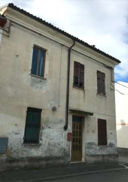 casa indipendente in vendita ad Alessandria in zona Castelceriolo