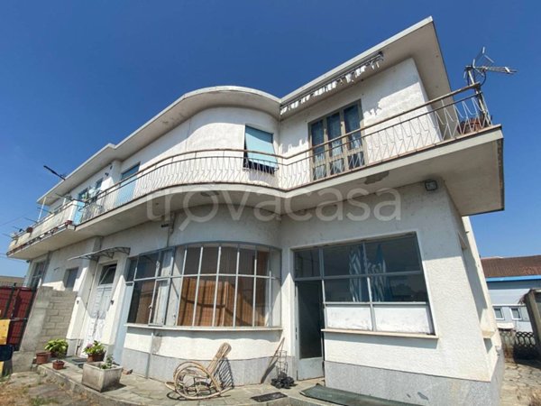 casa indipendente in vendita ad Alessandria in zona Borgo Cittadella