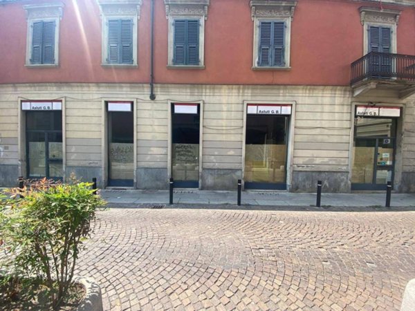 negozio in vendita ad Alessandria in zona Centro Città