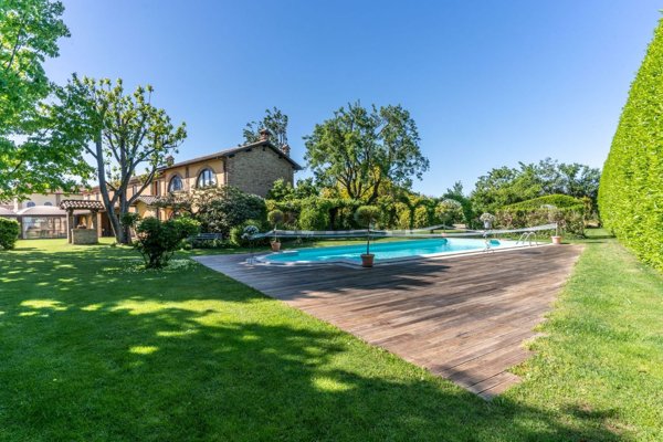 casa indipendente in vendita ad Alessandria in zona Mandrogne