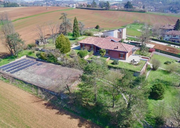 casa indipendente in vendita ad Alessandria in zona Valle San Bartolomeo