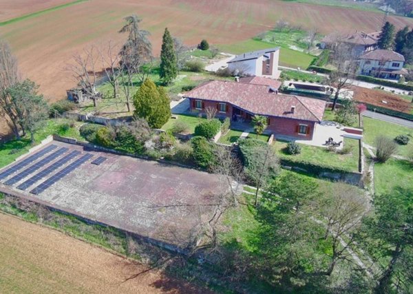 casa indipendente in vendita ad Alessandria in zona Valle San Bartolomeo
