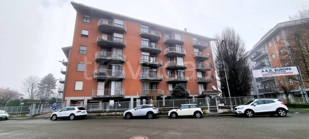 appartamento in vendita ad Alessandria in zona Villaggio Europa