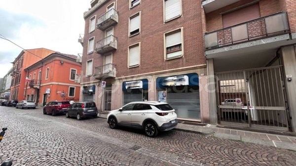 negozio in vendita ad Alessandria in zona Centro Città