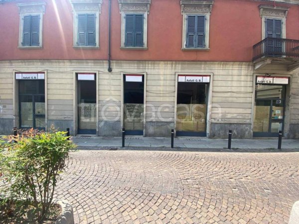 negozio in vendita ad Alessandria in zona Borgo Rovereto